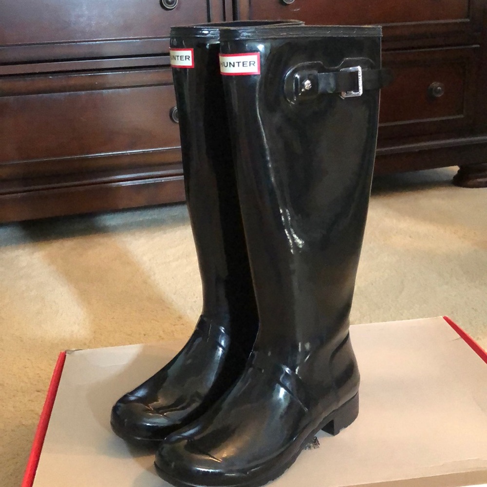 Hunter Women’s Original Tall Gloss Rain Boots, Size 8